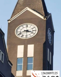 塔钟安装好的效果