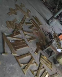 工厂日常师傅正在制作